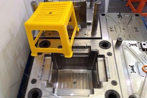 注塑模具加工中模具原理及組成要點(diǎn)有那些呢？