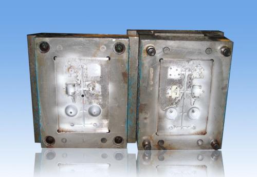 深圳塑膠模具廠，塑料模具零配件的熱處理工藝介紹